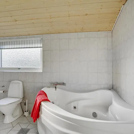 3 Bedroom Cozy In Borkop *